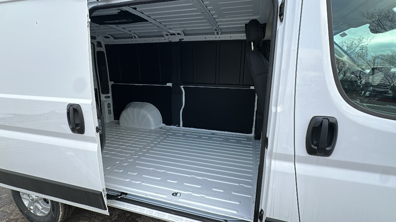 2024 Ram ProMaster 1500 Low Roof 13