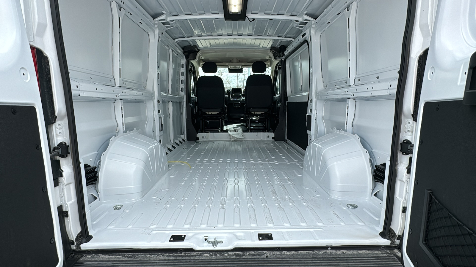 2024 Ram ProMaster 1500 Low Roof 27