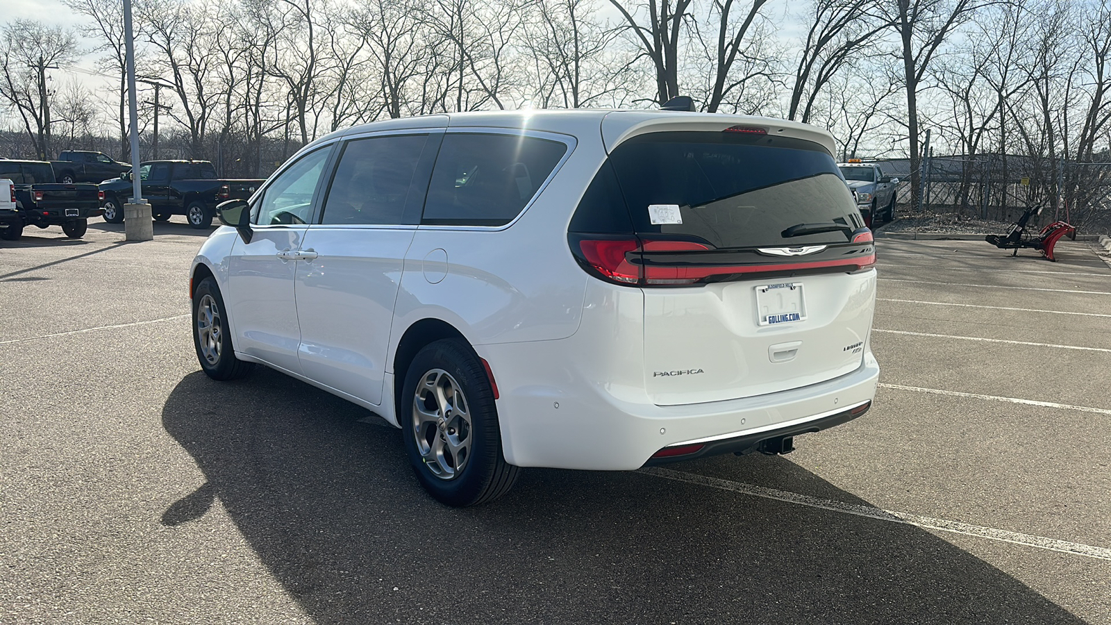 2024 Chrysler Pacifica Limited 3