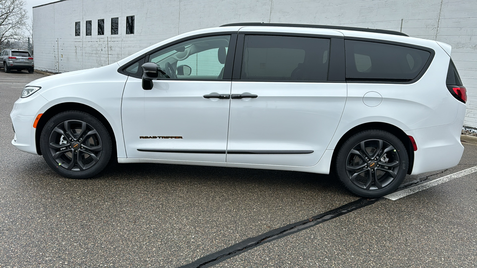2024 Chrysler Pacifica Touring L 2