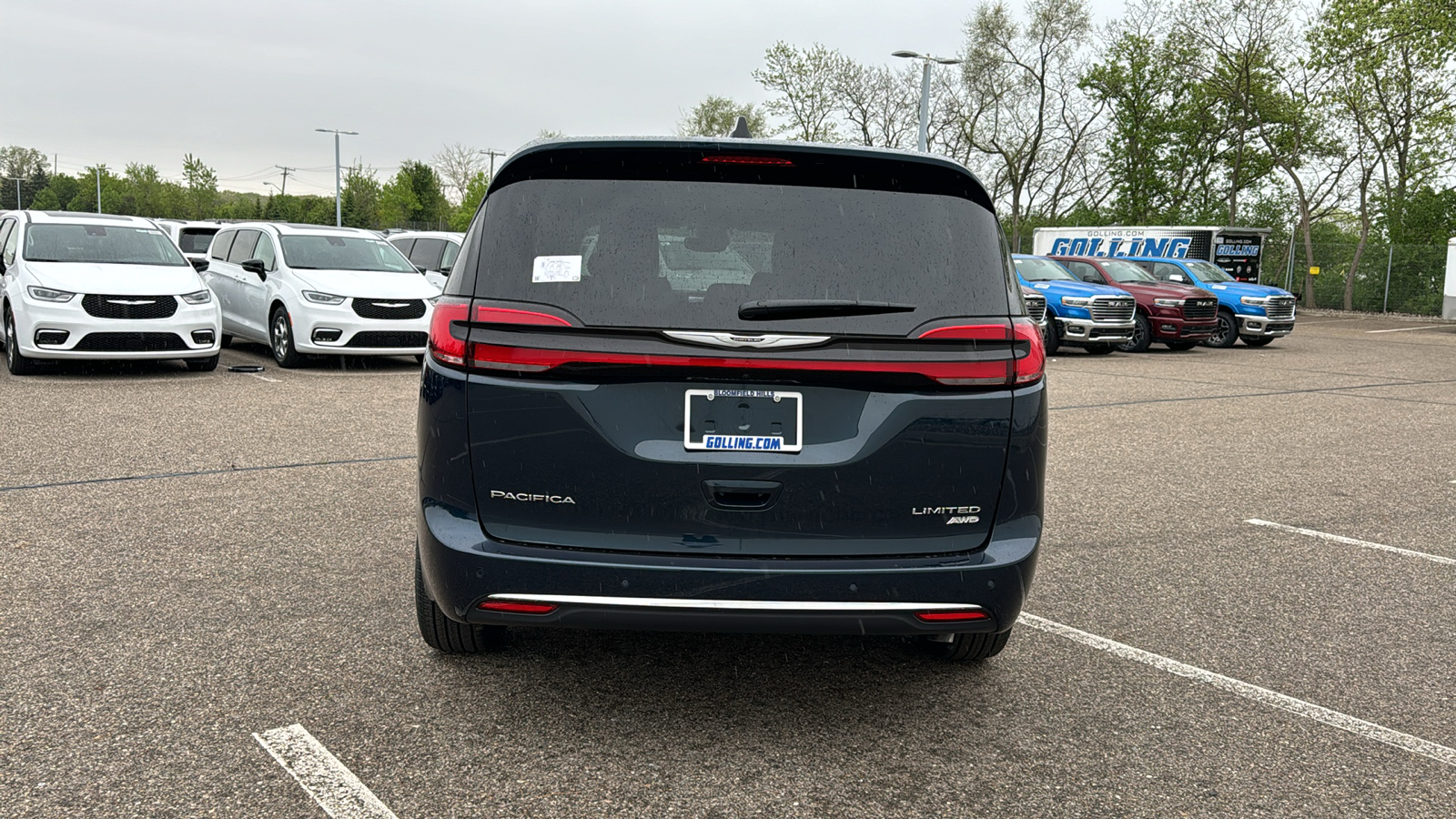 2024 Chrysler Pacifica  3