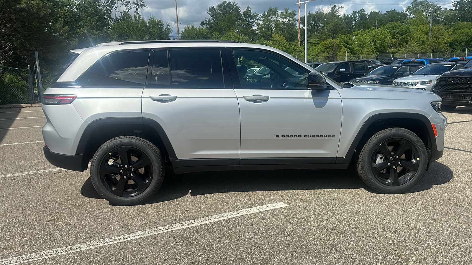 2024 Jeep Grand Cherokee Limited 6