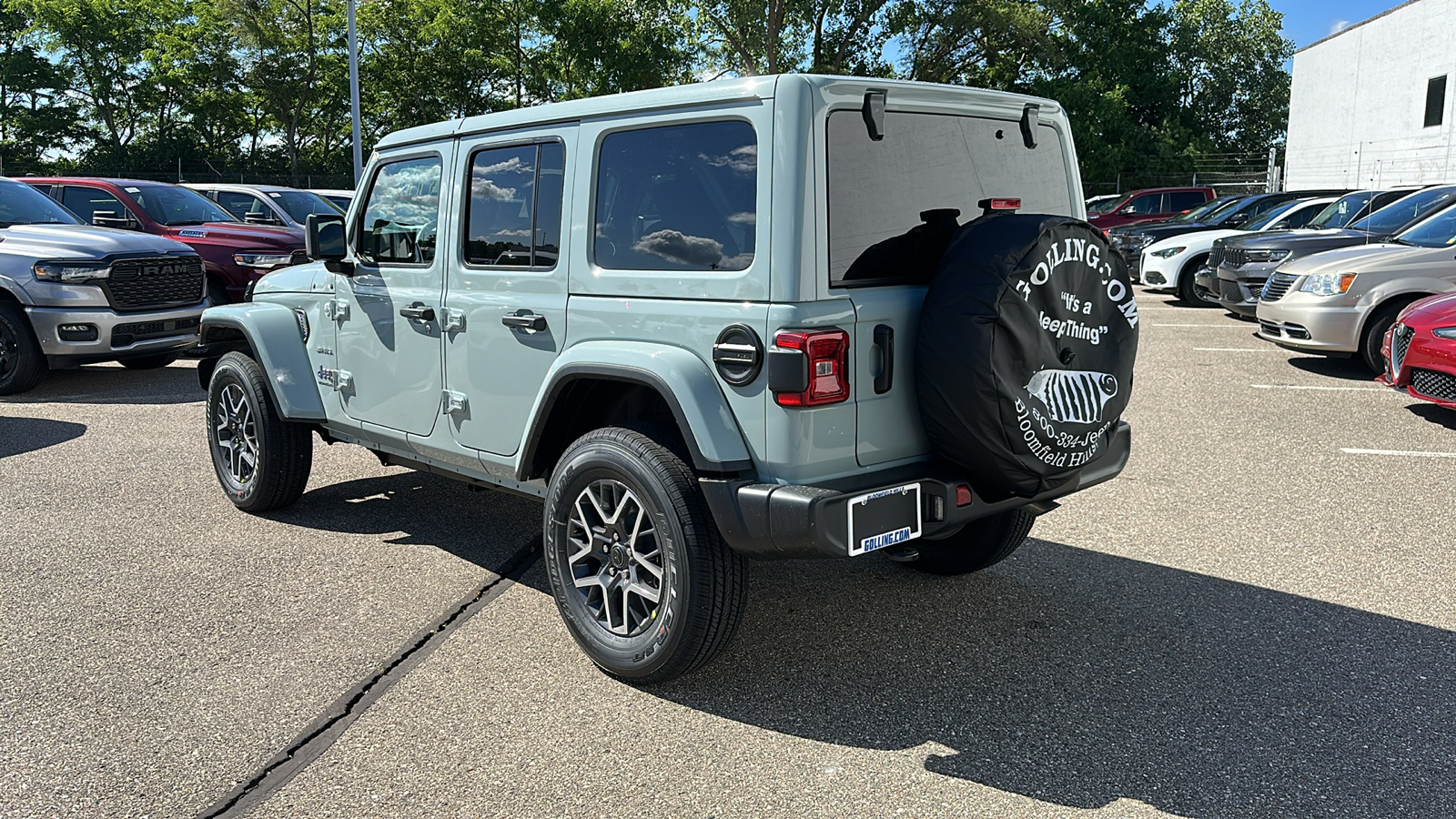 2024 Jeep Wrangler Sahara 3