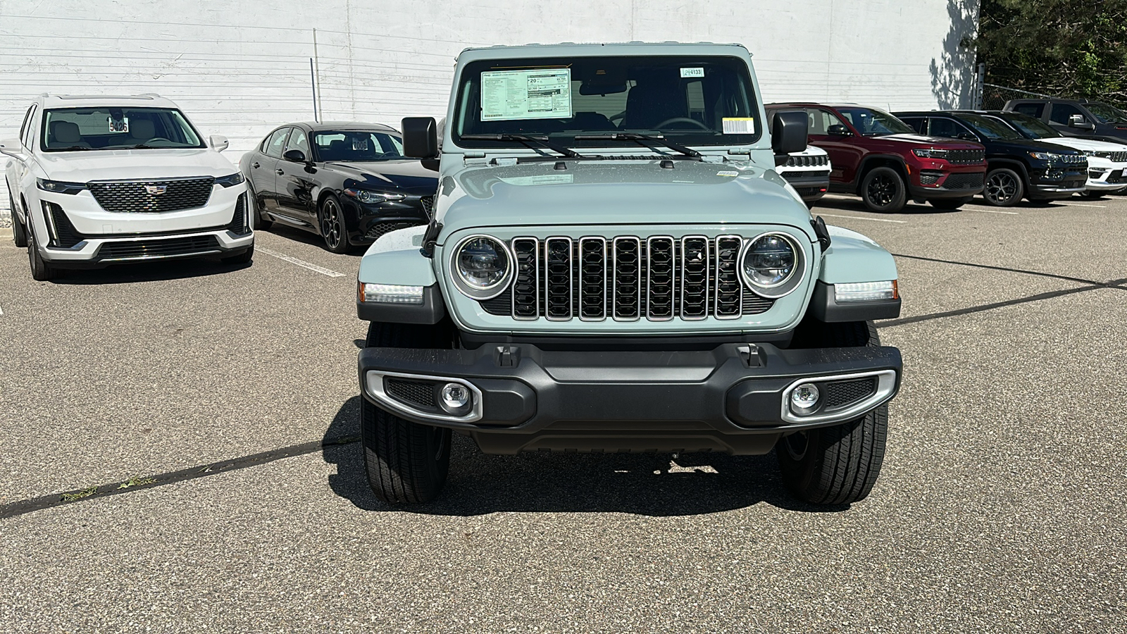 2024 Jeep Wrangler Sahara 8