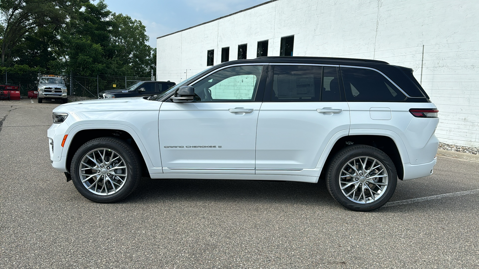 2024 Jeep Grand Cherokee Summit 2