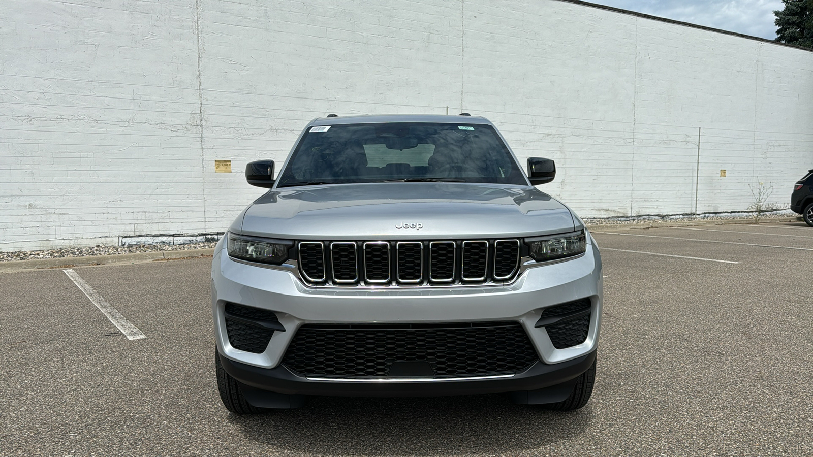 2024 Jeep Grand Cherokee Laredo 8