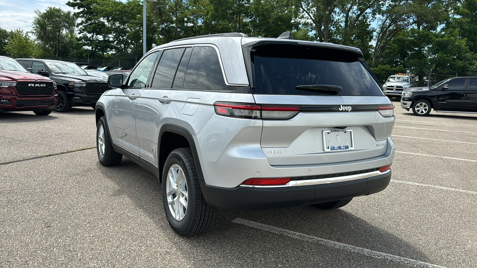 2024 Jeep Grand Cherokee Laredo 3