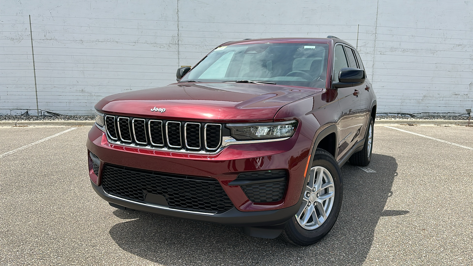 2024 Jeep Grand Cherokee Laredo 1