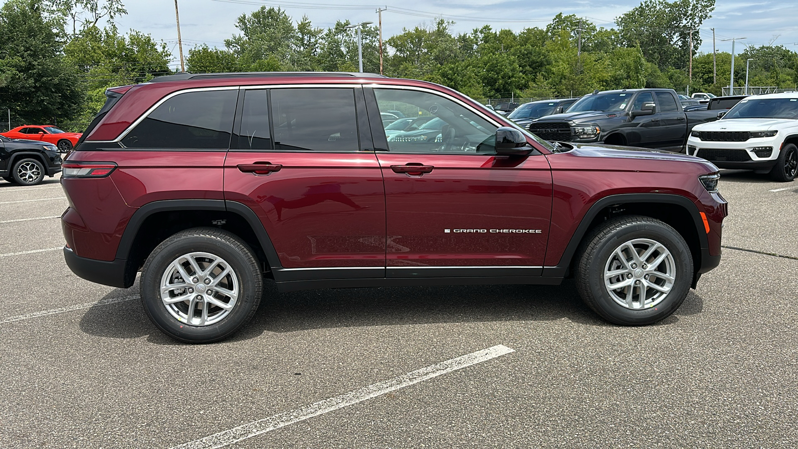 2024 Jeep Grand Cherokee Laredo 6