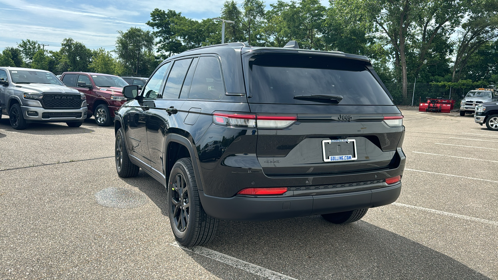 2024 Jeep Grand Cherokee Altitude 3