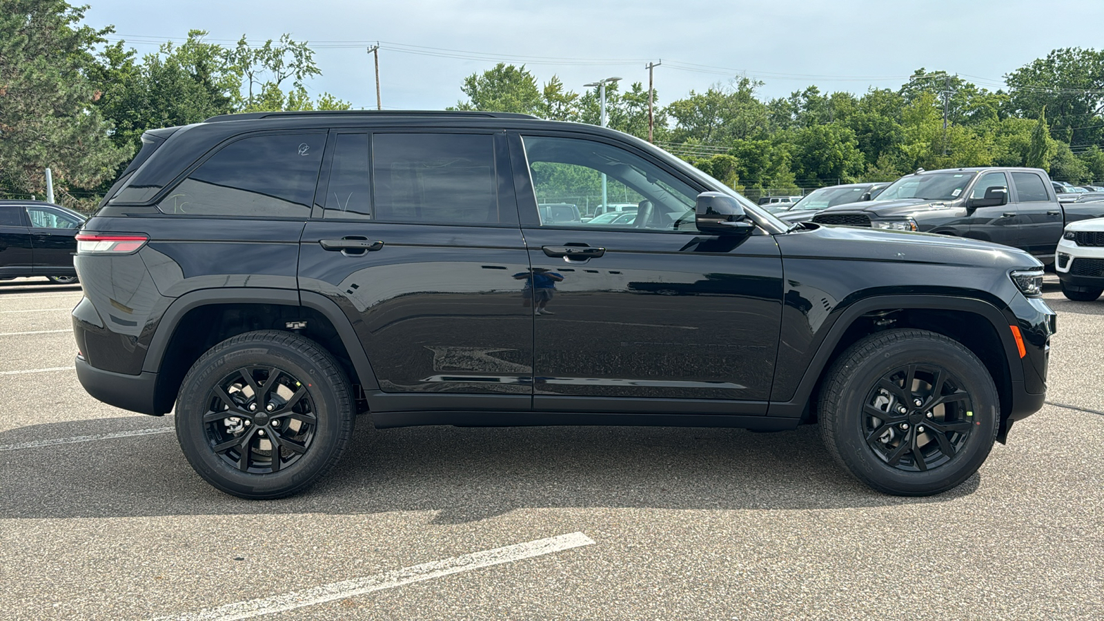 2024 Jeep Grand Cherokee Altitude 6