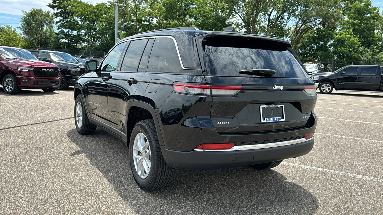 2024 Jeep Grand Cherokee Laredo 3