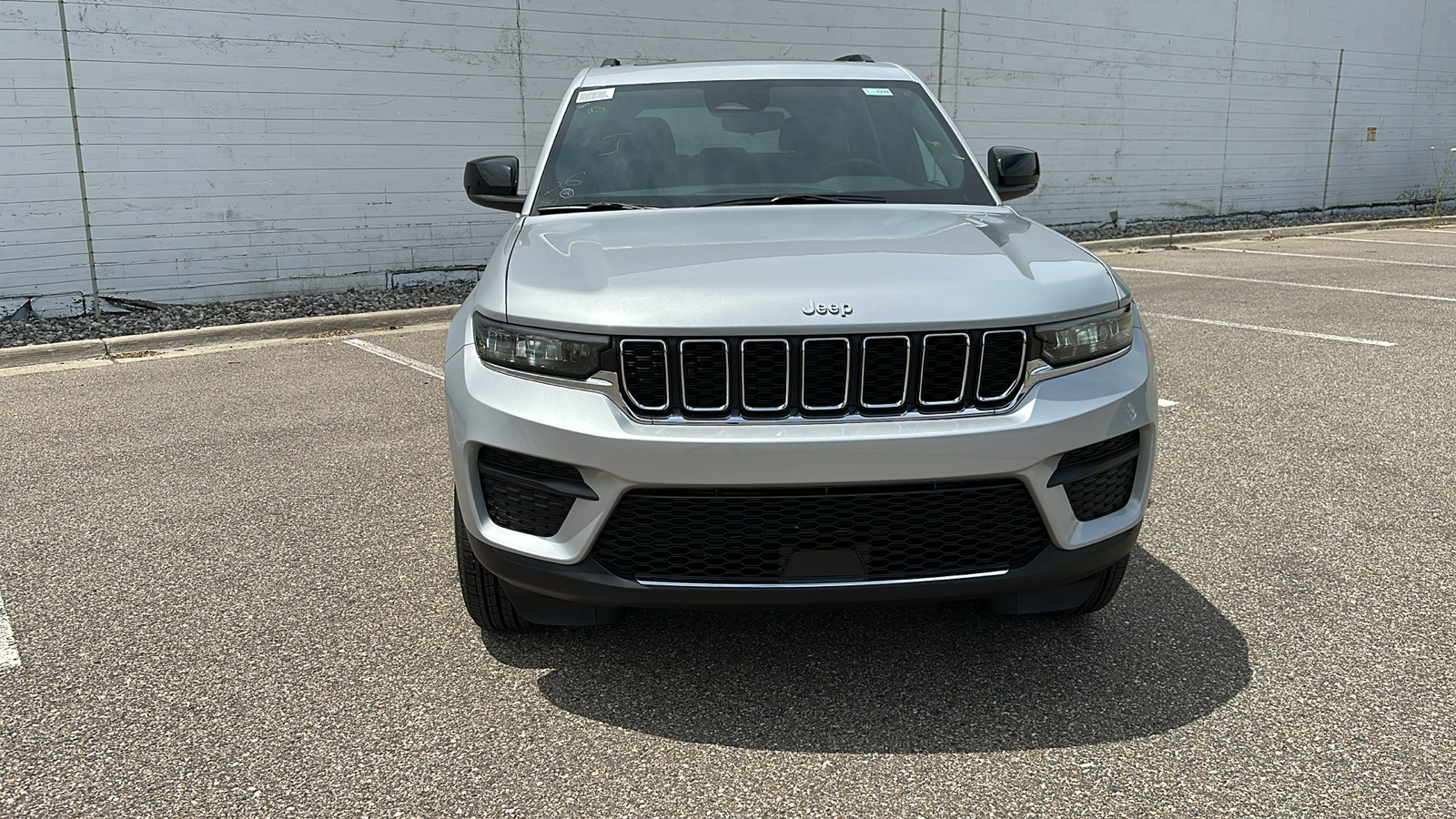 2024 Jeep Grand Cherokee Laredo 8