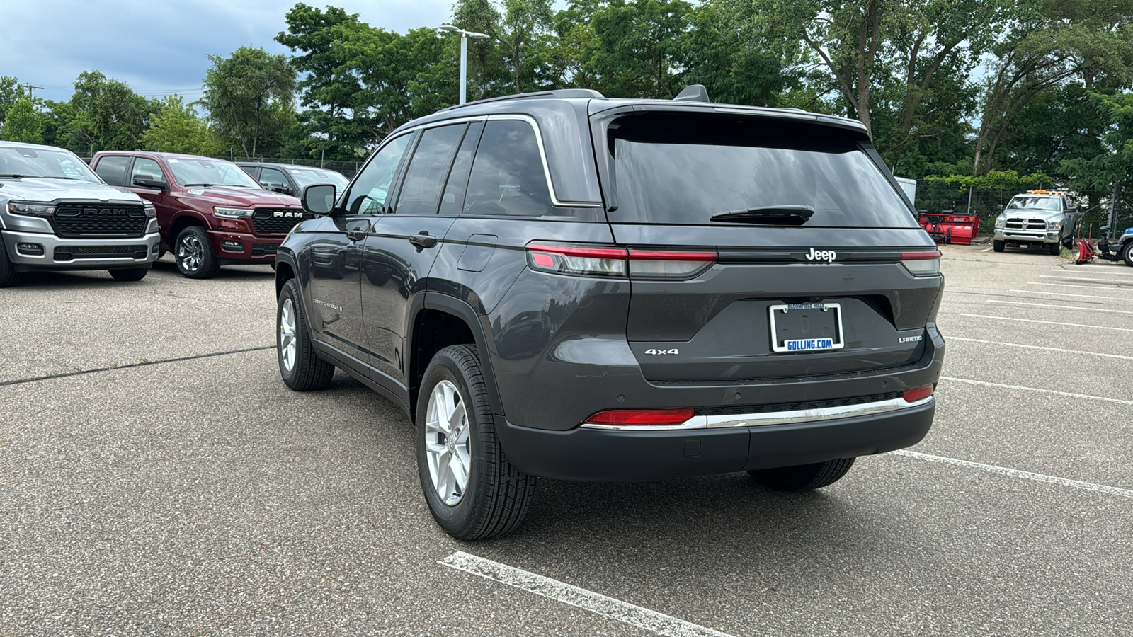 2024 Jeep Grand Cherokee Laredo 3