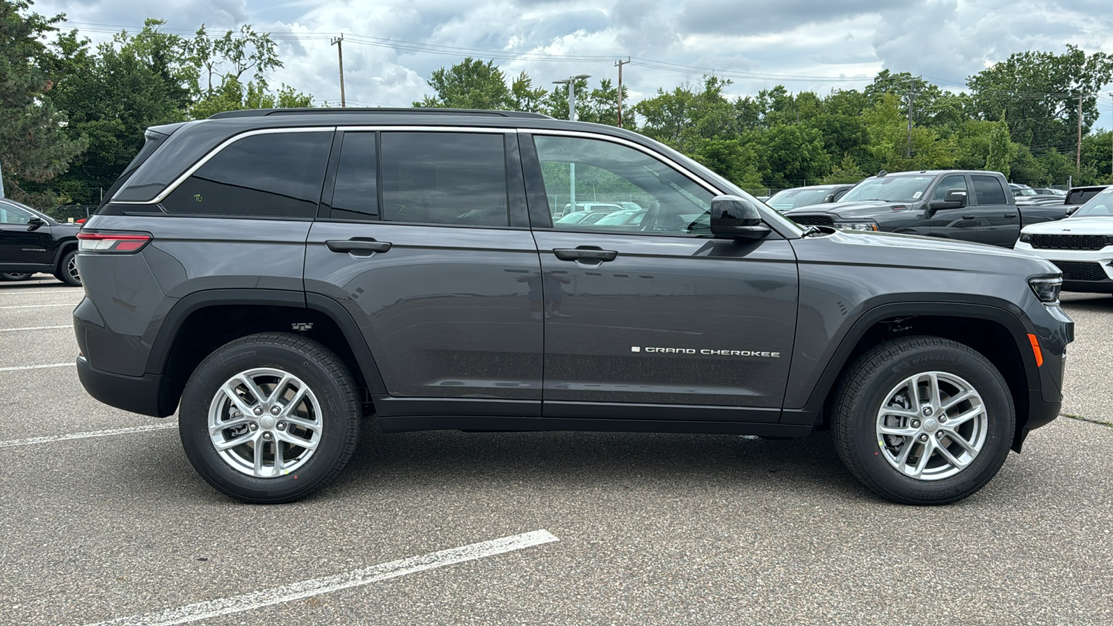 2024 Jeep Grand Cherokee Laredo 6