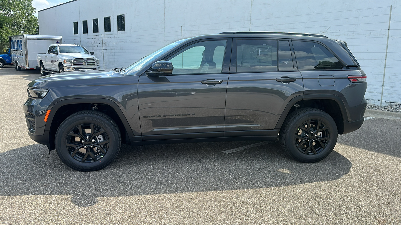 2024 Jeep Grand Cherokee Altitude 2