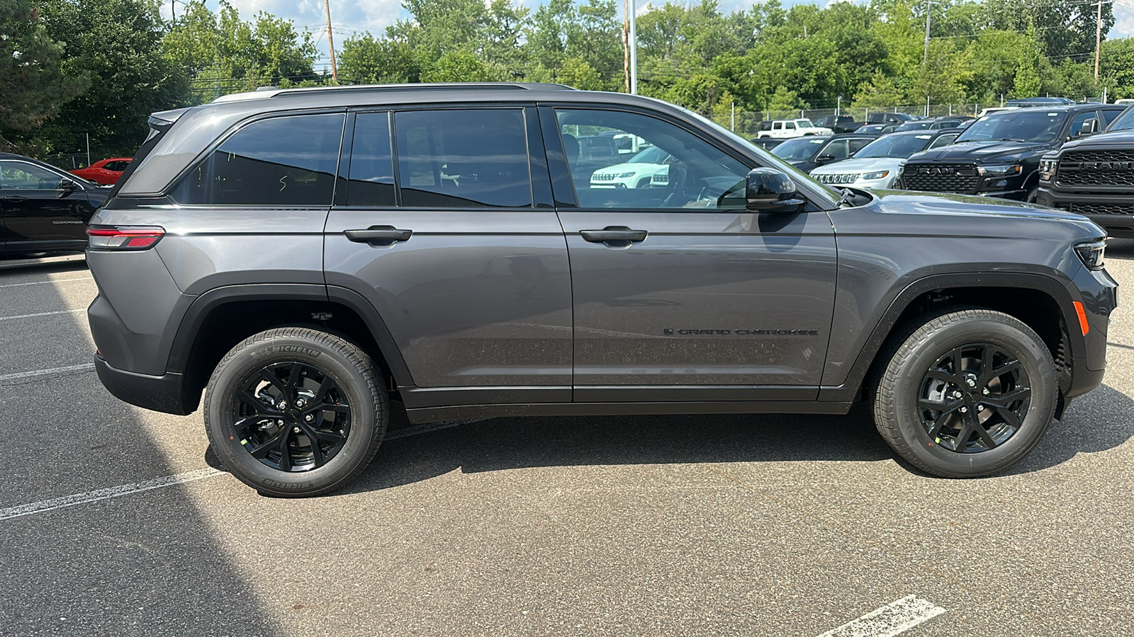 2024 Jeep Grand Cherokee Altitude 6