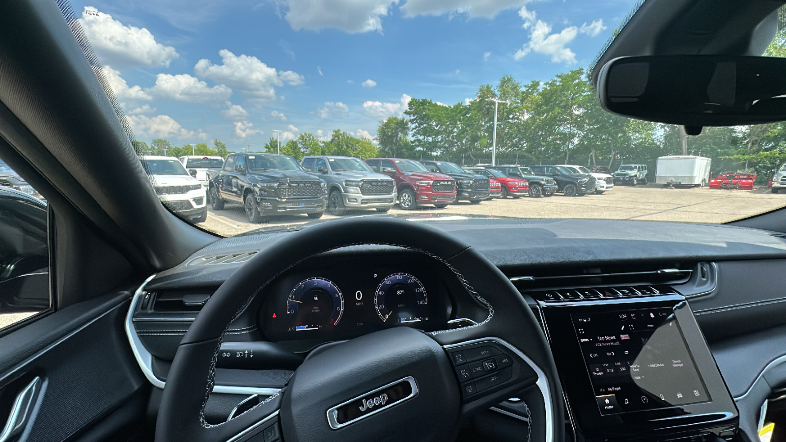 2024 Jeep Grand Cherokee Altitude 15