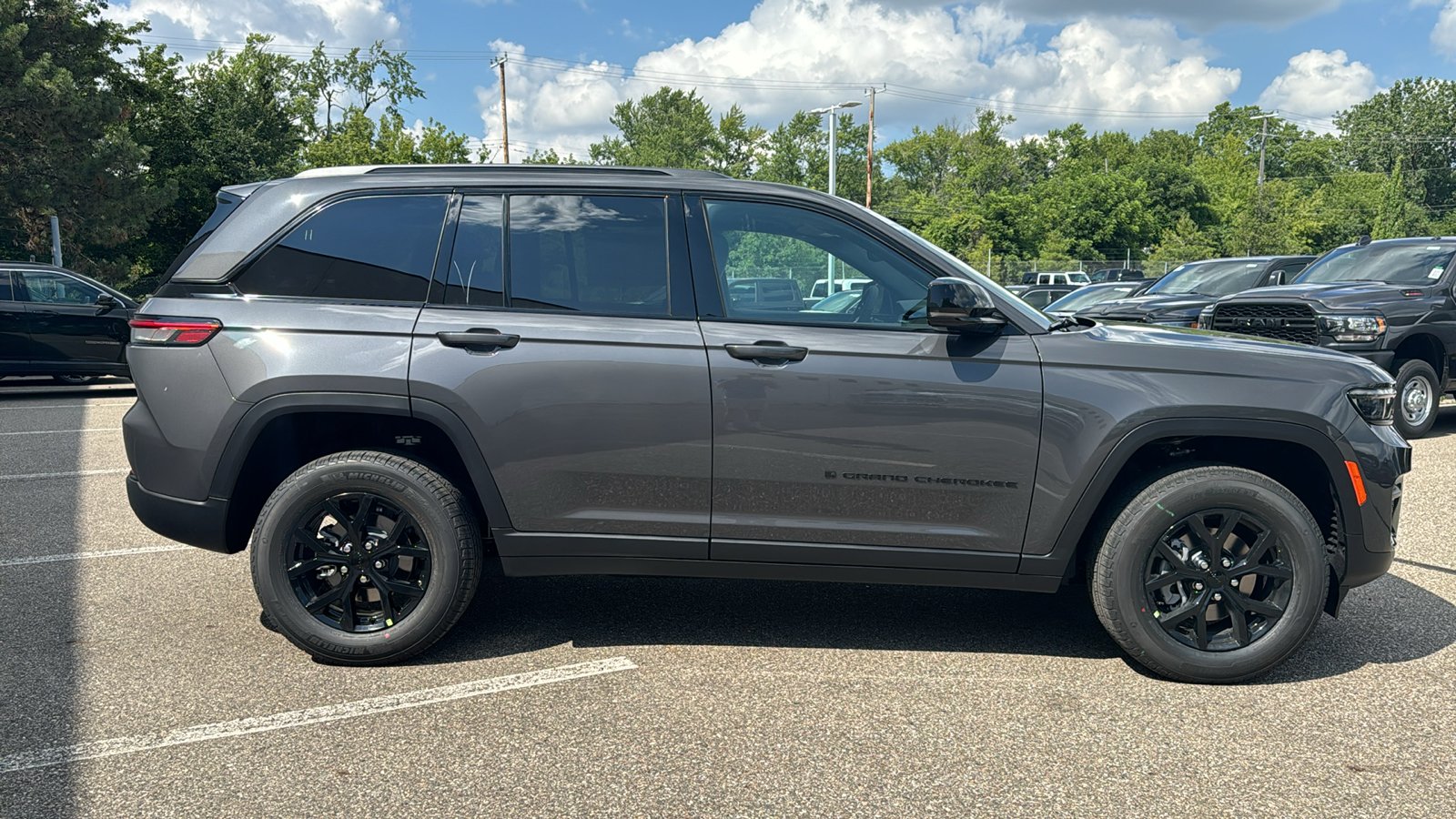 2024 Jeep Grand Cherokee Altitude 6