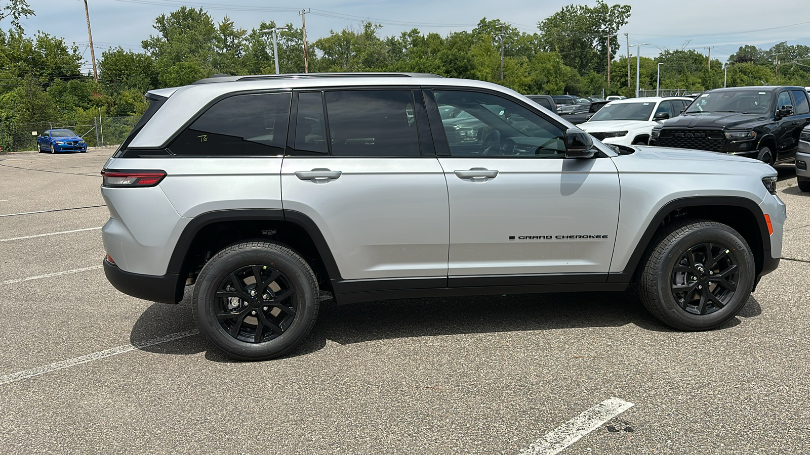 2024 Jeep Grand Cherokee Altitude 6