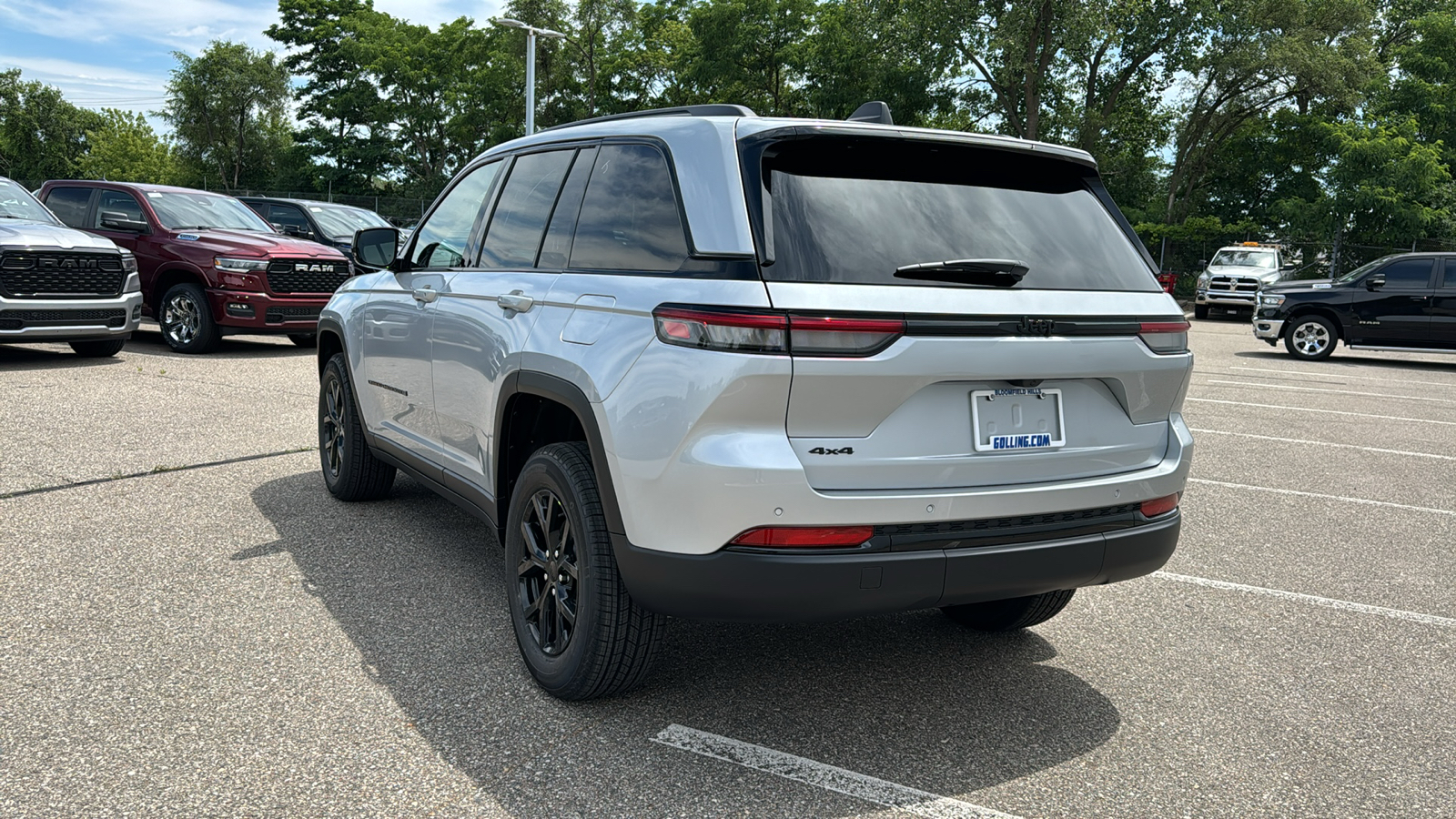 2024 Jeep Grand Cherokee Altitude 3