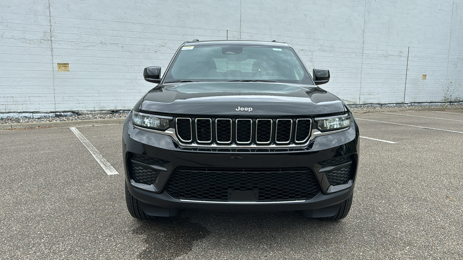 2024 Jeep Grand Cherokee Laredo 8