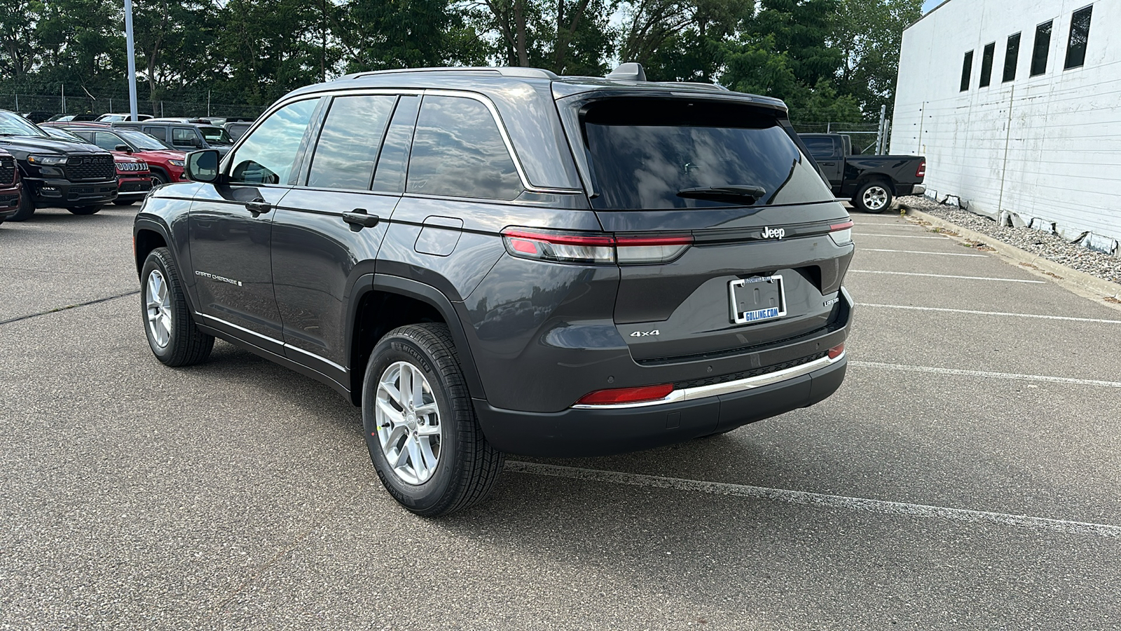 2024 Jeep Grand Cherokee Laredo 3