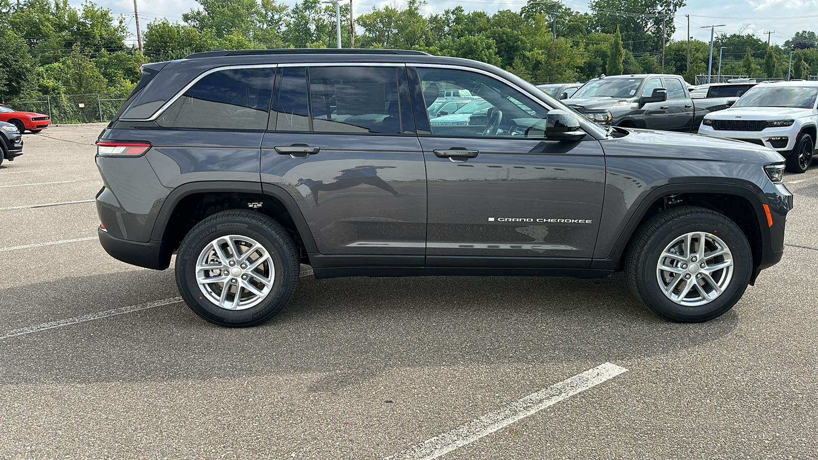 2024 Jeep Grand Cherokee Laredo 6