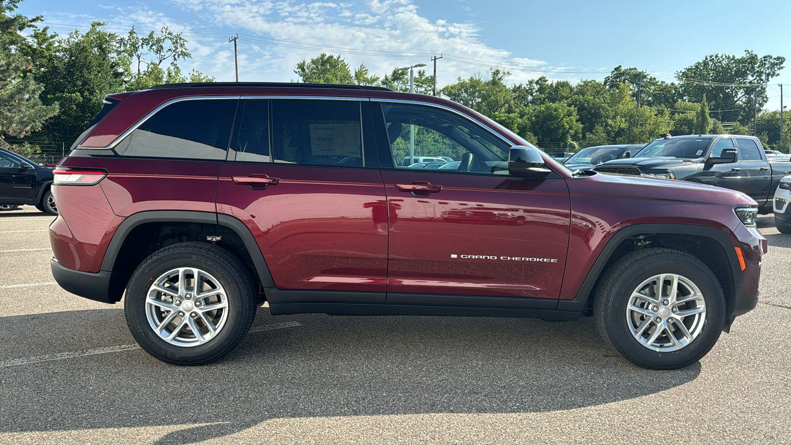 2024 Jeep Grand Cherokee Laredo 6