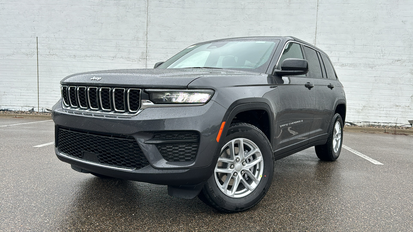 2024 Jeep Grand Cherokee Laredo 1