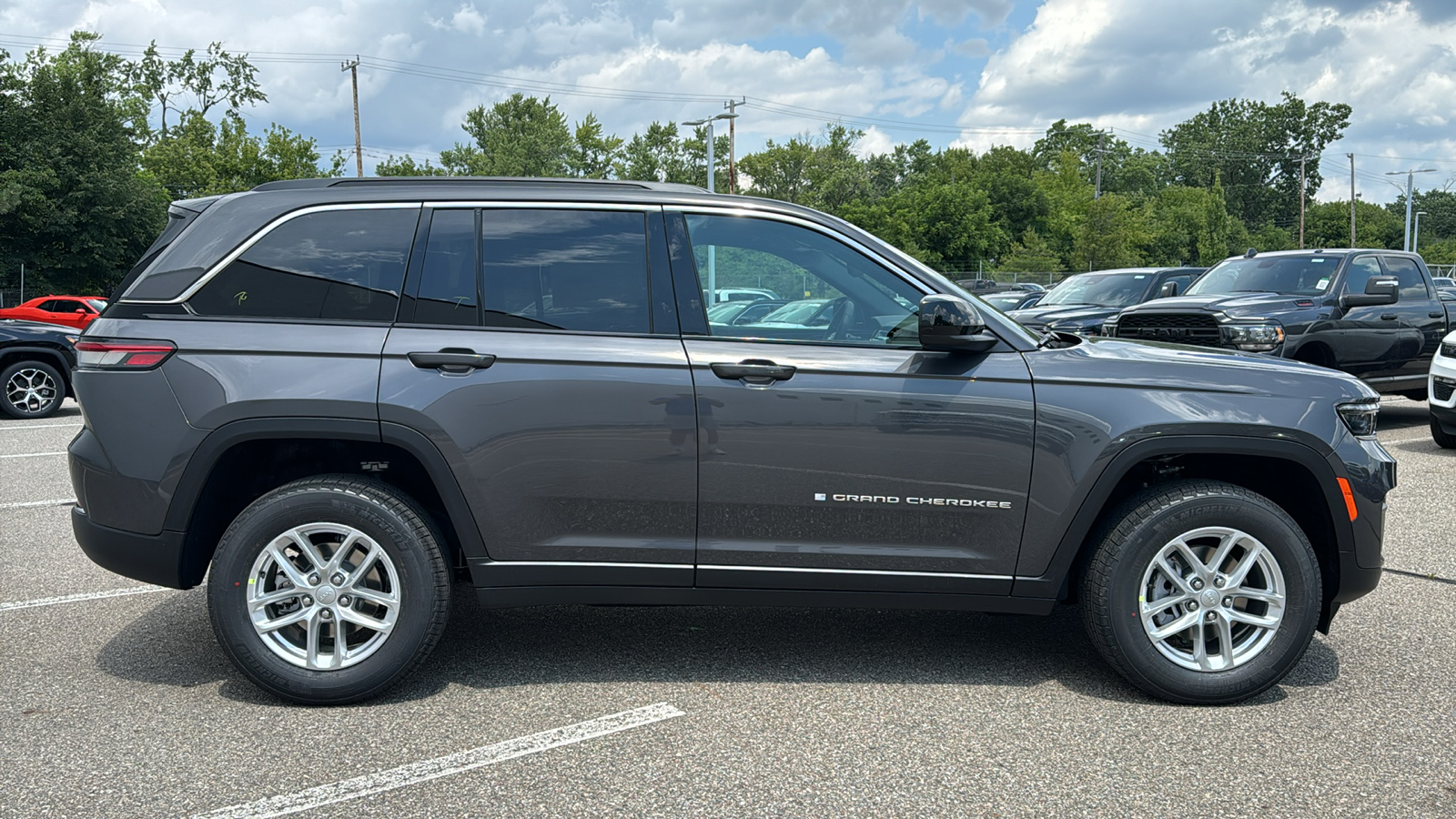 2024 Jeep Grand Cherokee Laredo 6