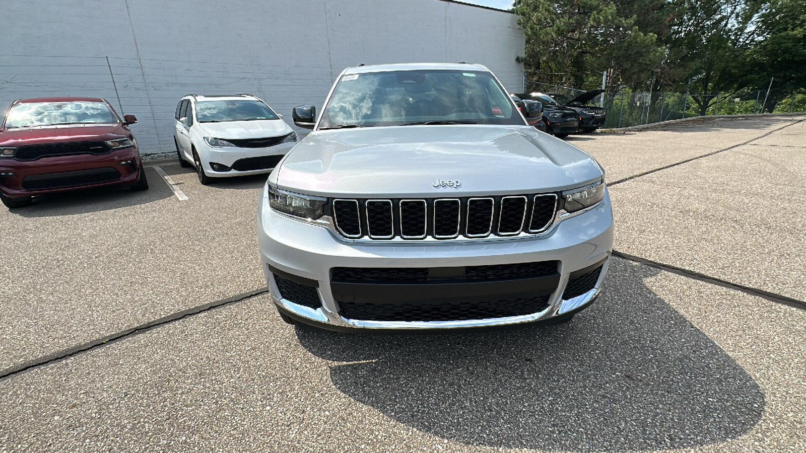 2024 Jeep Grand Cherokee L Laredo 8