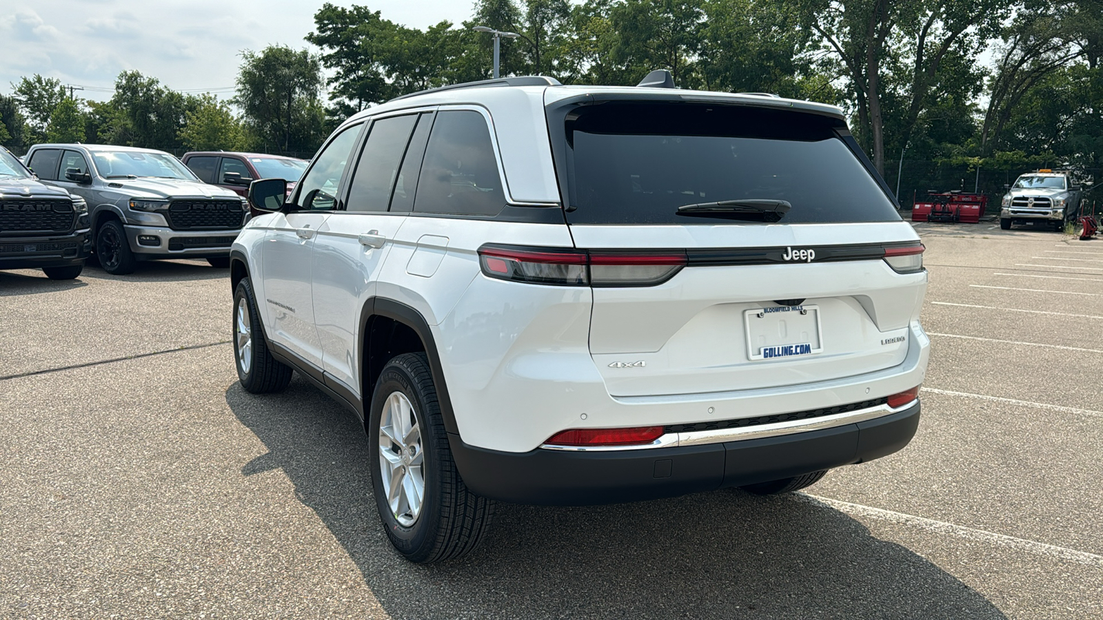 2024 Jeep Grand Cherokee Laredo 3