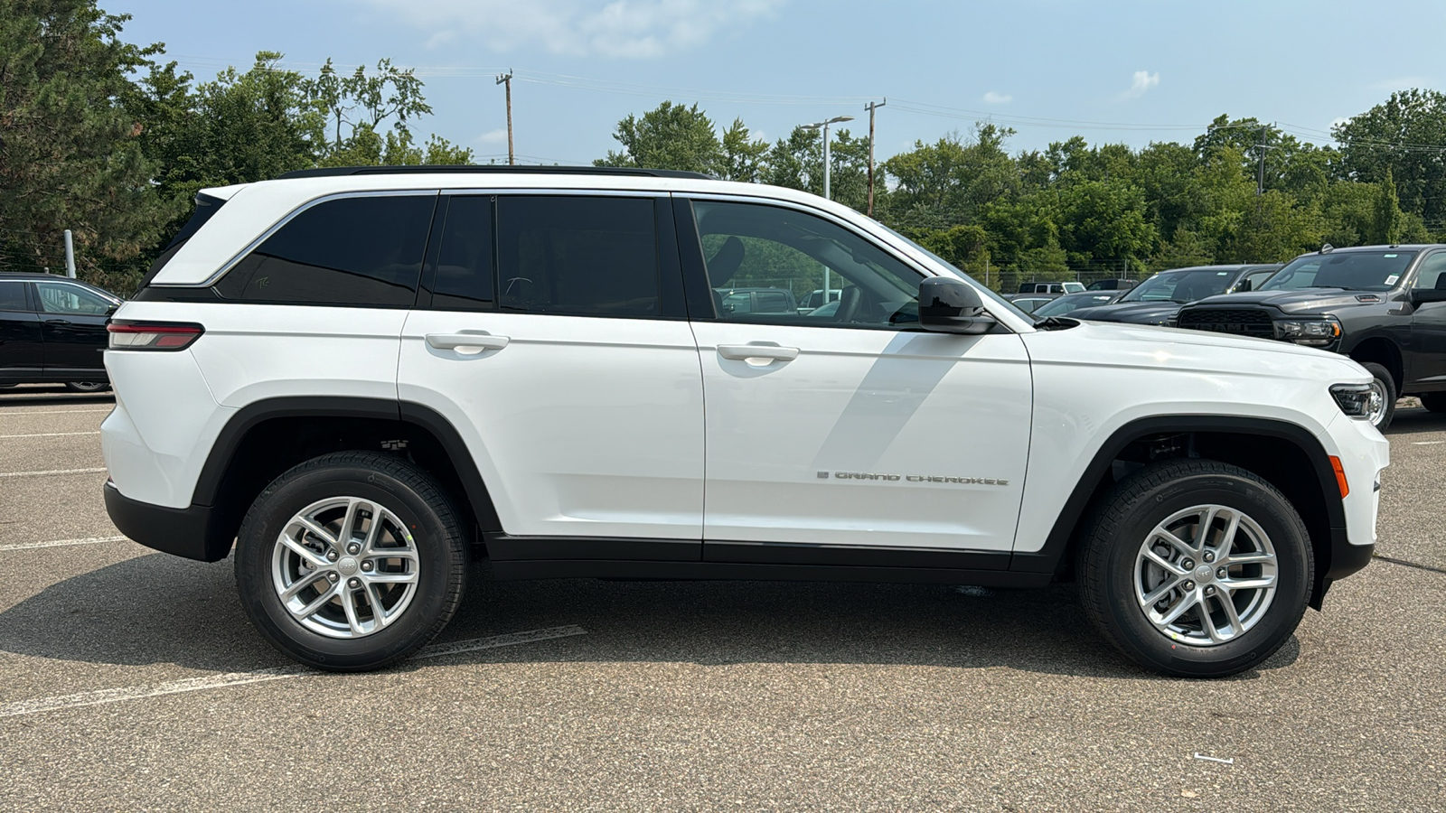 2024 Jeep Grand Cherokee Laredo 6