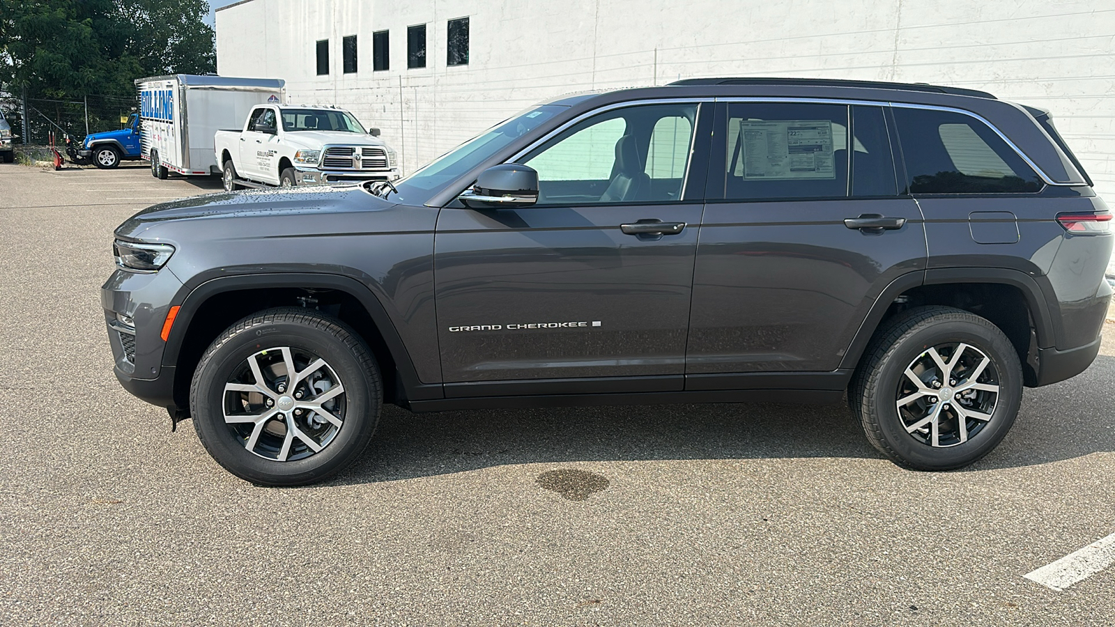 2024 Jeep Grand Cherokee  2