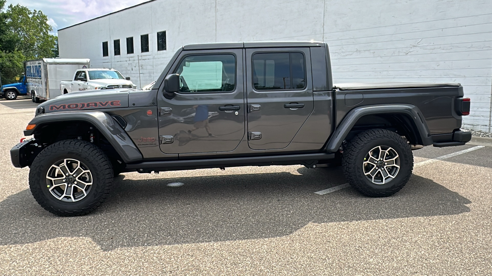 2024 Jeep Gladiator  2