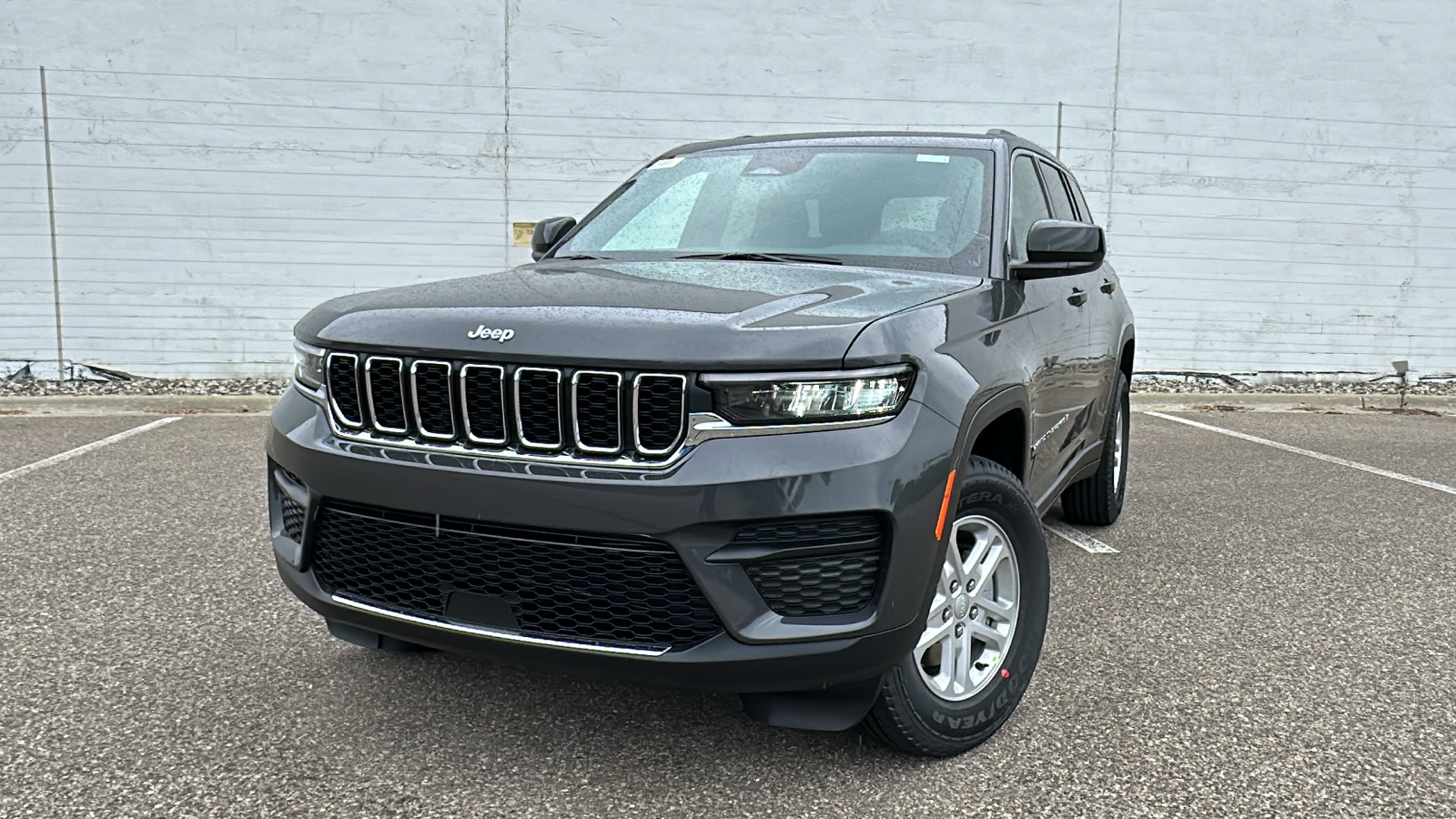 2024 Jeep Grand Cherokee Laredo 1