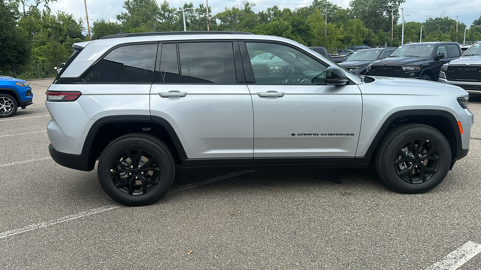 2024 Jeep Grand Cherokee Altitude X 6