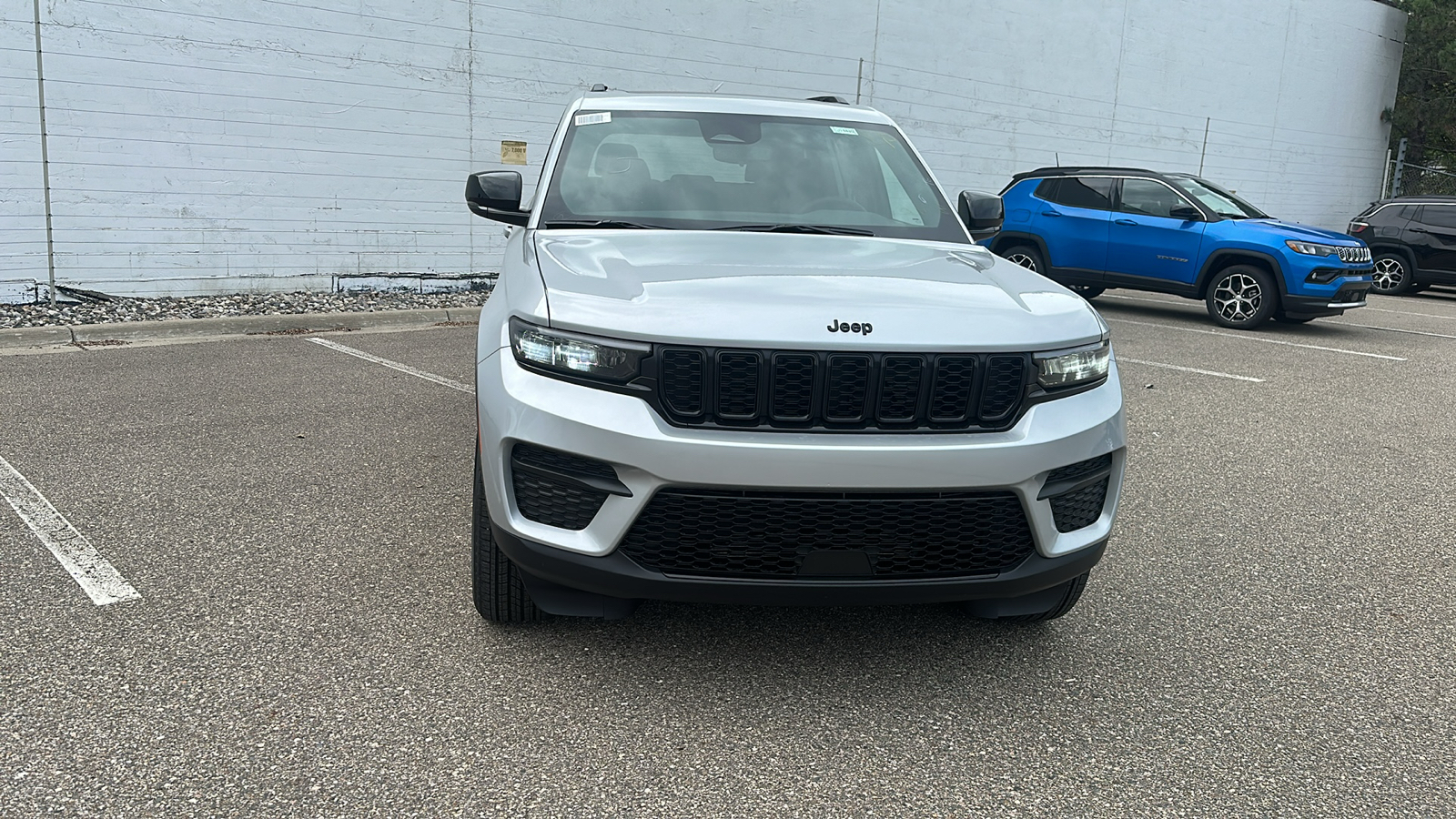 2024 Jeep Grand Cherokee Altitude X 8