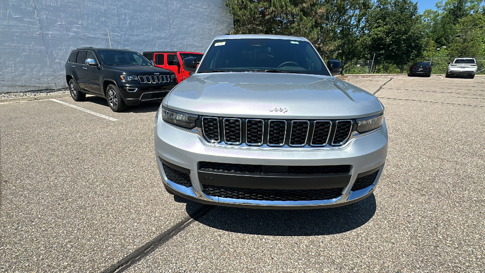 2024 Jeep Grand Cherokee L Laredo 8