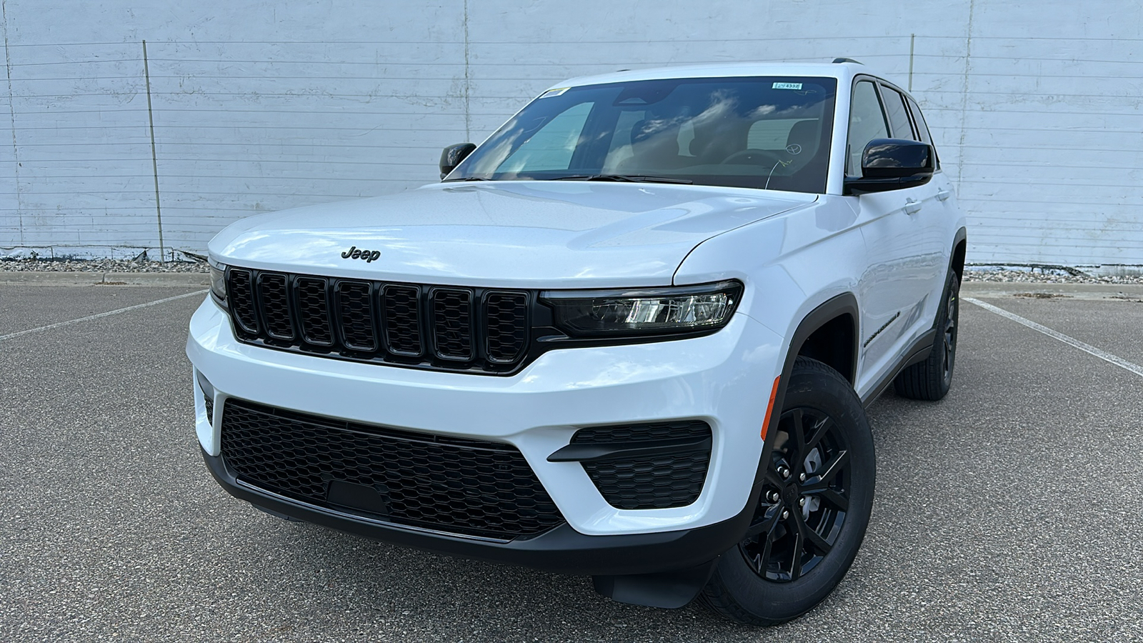 2024 Jeep Grand Cherokee Altitude 1