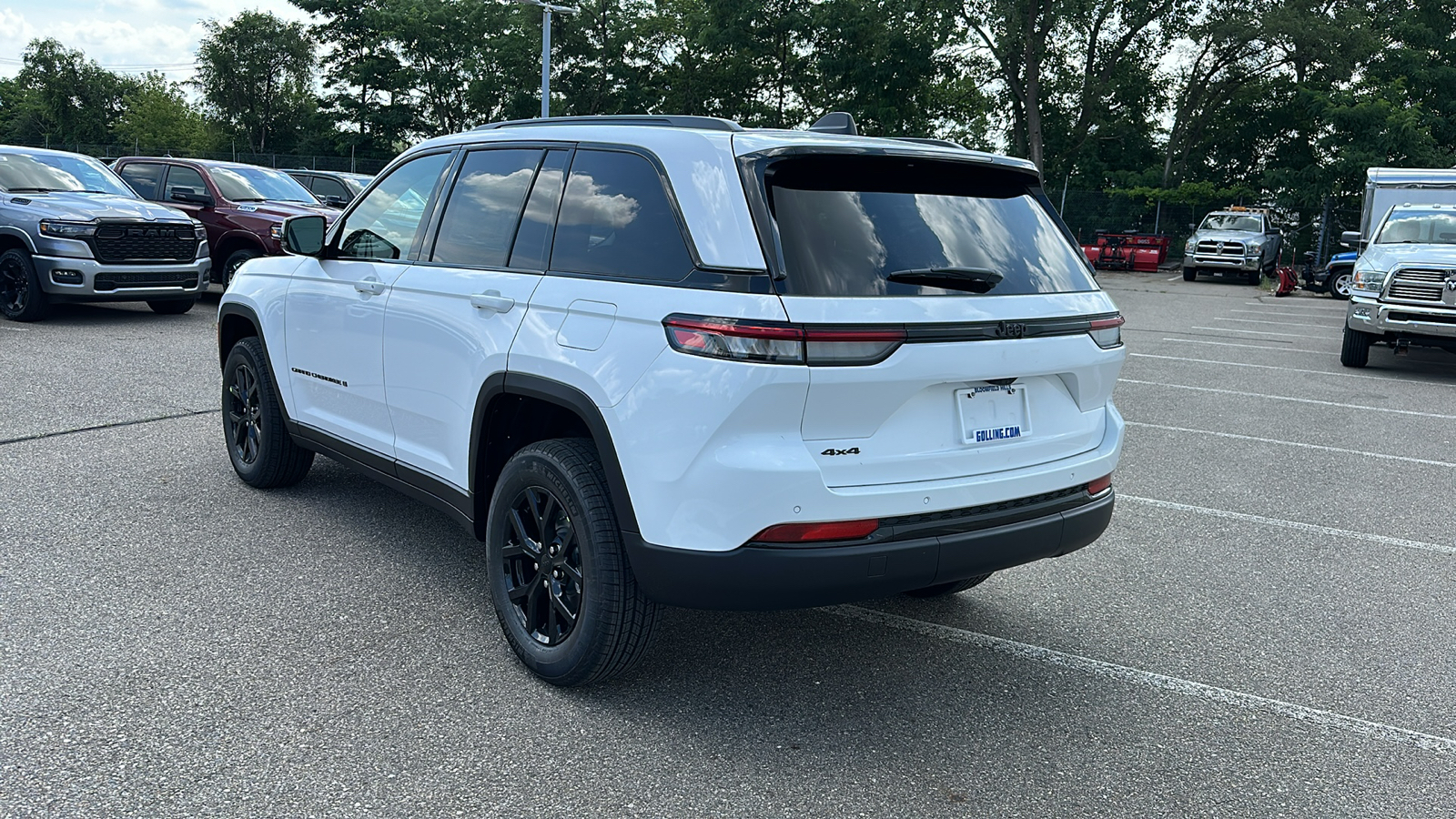 2024 Jeep Grand Cherokee Altitude 3