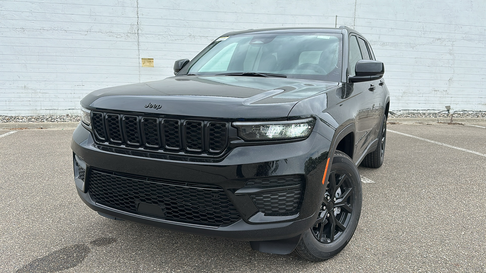 2024 Jeep Grand Cherokee Altitude 1