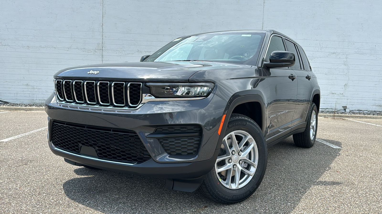 2024 Jeep Grand Cherokee Laredo 1