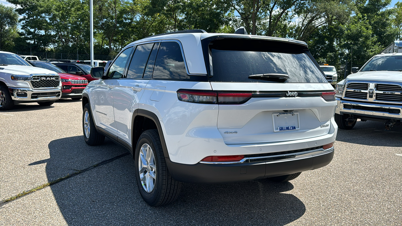 2024 Jeep Grand Cherokee Laredo 3