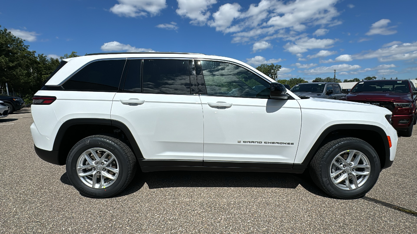 2024 Jeep Grand Cherokee Laredo 6