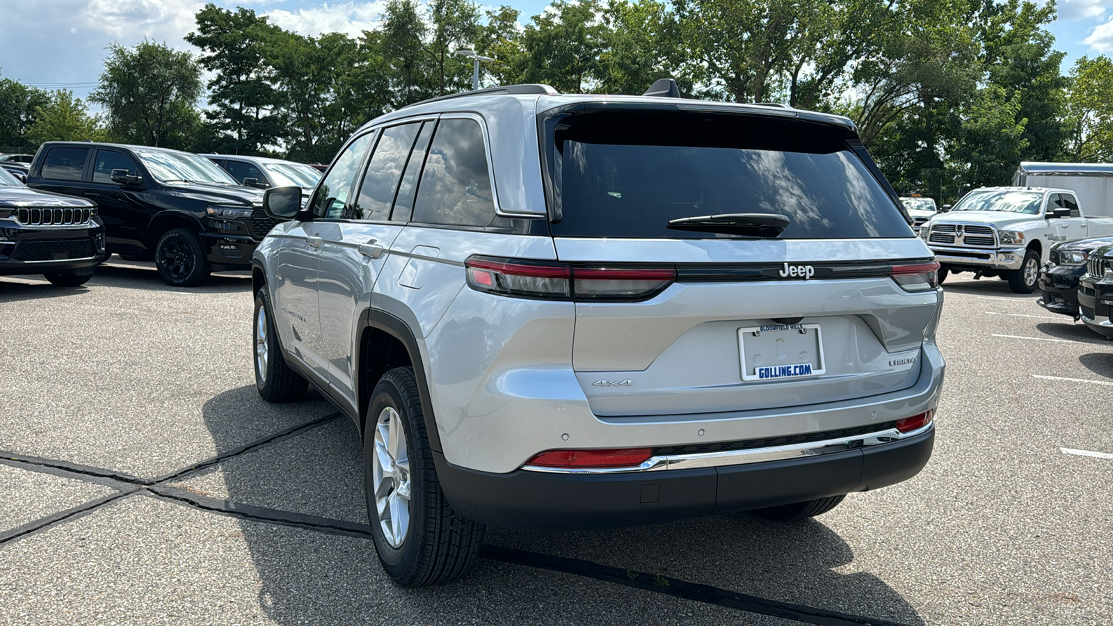 2024 Jeep Grand Cherokee Laredo 3