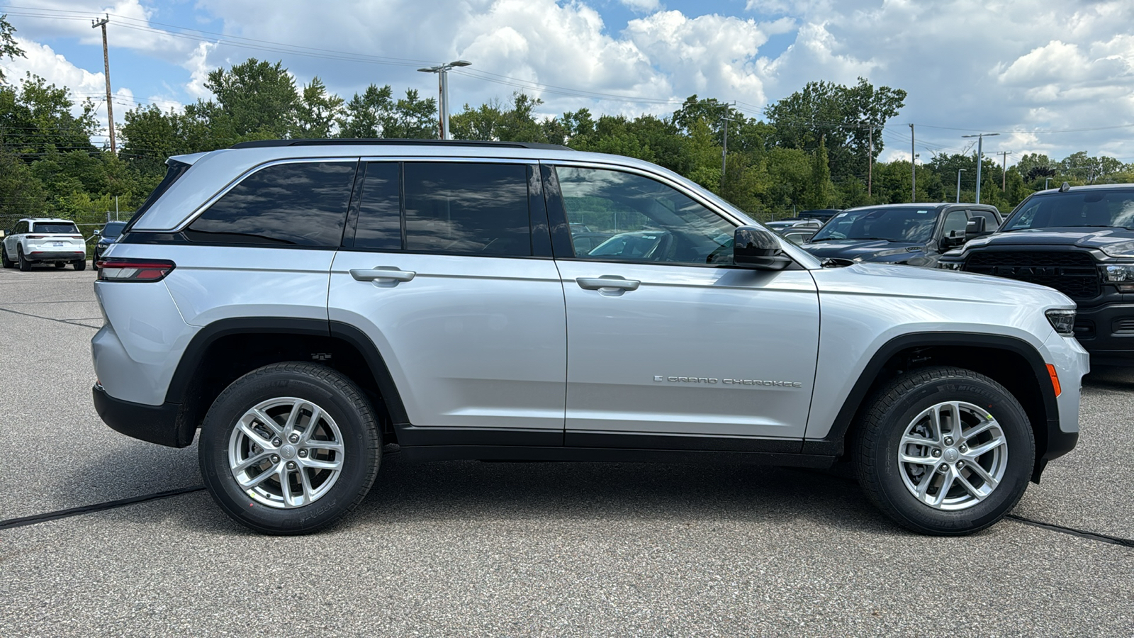 2024 Jeep Grand Cherokee Laredo 6