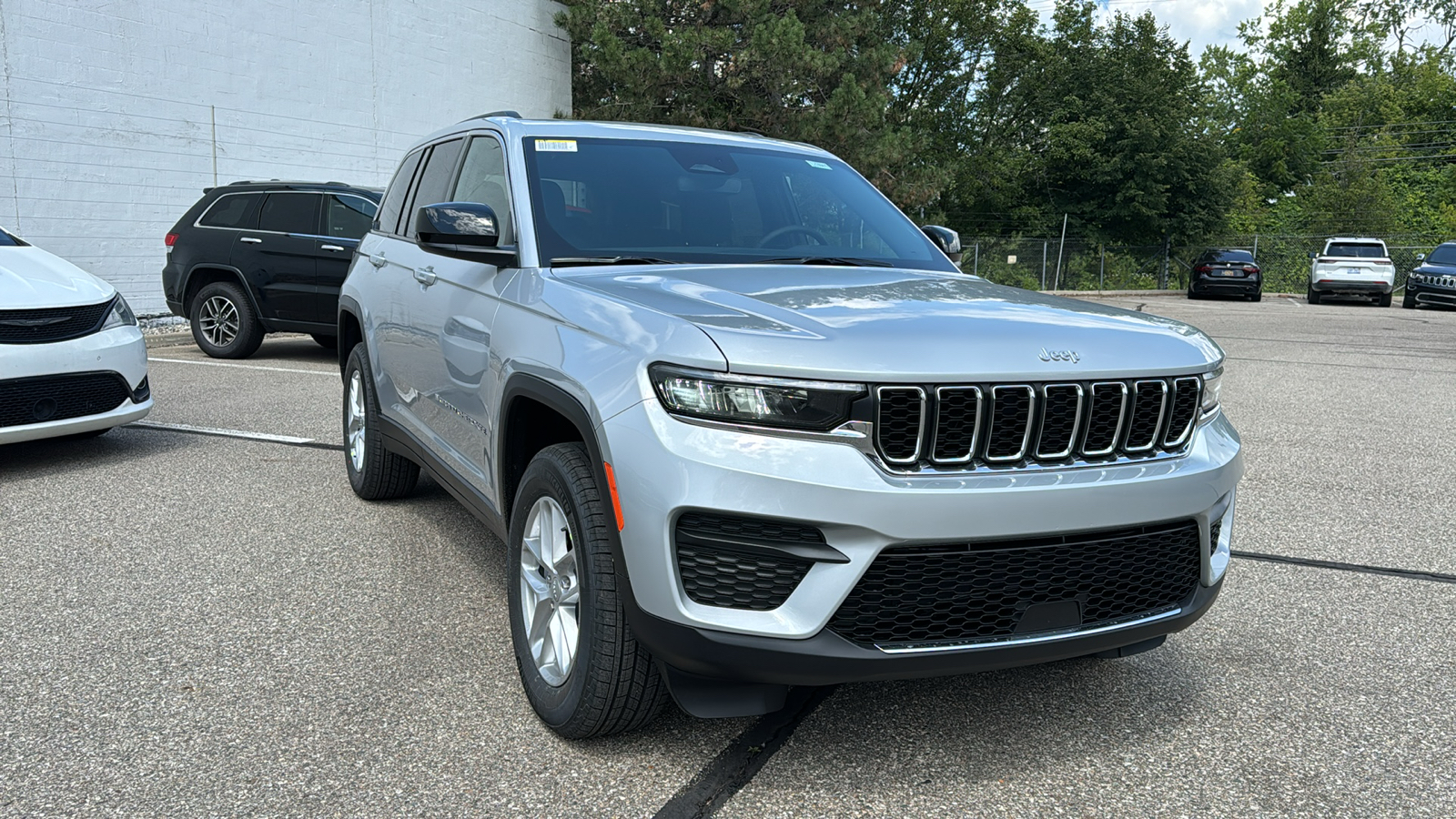 2024 Jeep Grand Cherokee Laredo 7