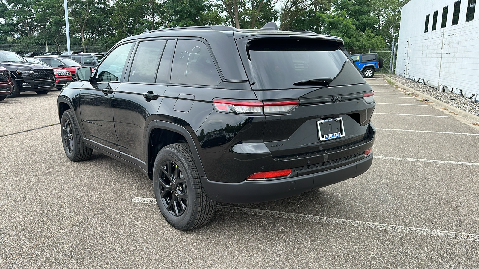 2024 Jeep Grand Cherokee Altitude 3